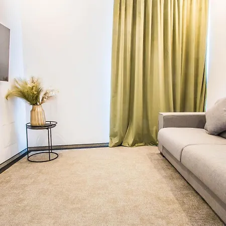 Carol 2 Hotel 4*