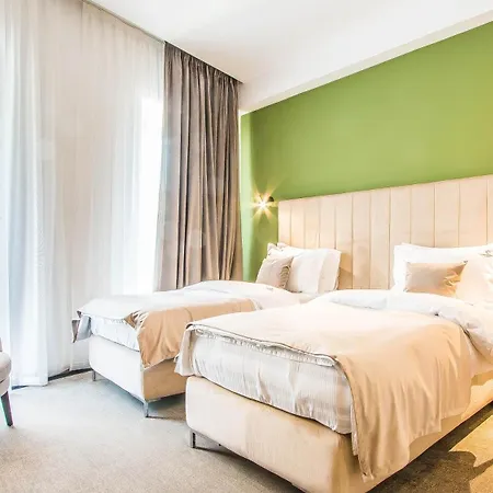 Carol 2 Hotel
