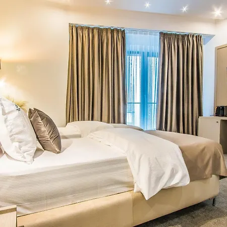 Carol 2 Hotel 4*