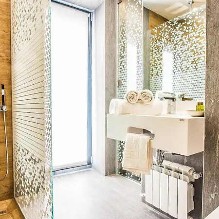 Готель Carol 2