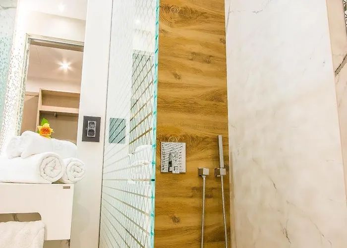 Ξενοδοχείο Carol 2 4*